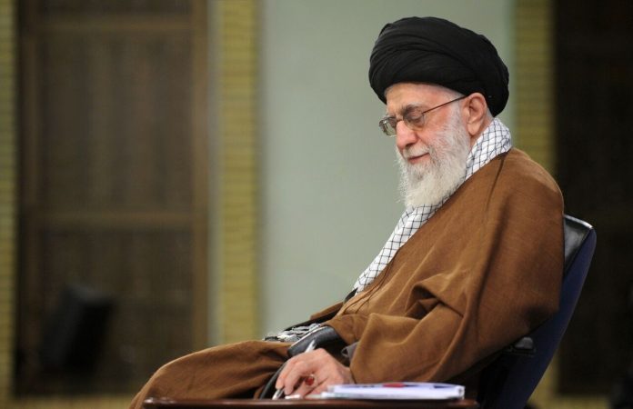 پیام رهبر انقلاب درخصوص حادثه آتشسوزی در اسلکه شهید رجایی بندرعباس پیام رهبر انقلاب درخصوص حادثه آتشسوزی در اسلکه شهید رجایی بندرعباس