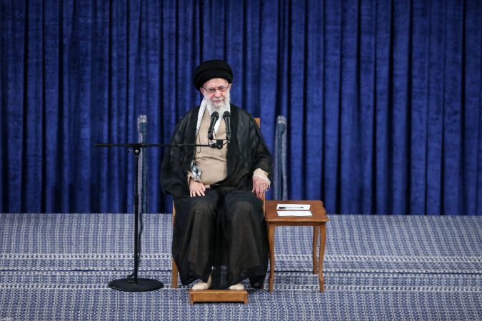 رهبر انقلاب: هیچ منفعتی برای امت اسلامی بالاتر از اتحاد نیست رهبر انقلاب: هیچ منفعتی برای امت اسلامی بالاتر از اتحاد نیست