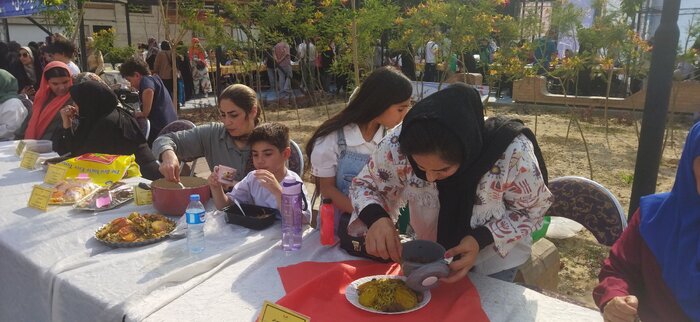 جشنواره غذاهای اقوام ایرانی در باغ راه حضرت فاطمه