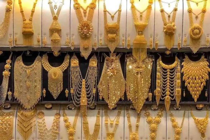 طلای ۱۸ عیار در یک قدمی کانال ۵ میلیون تومانی؛ خزان طلا در بهار 1404 طلای ۱۸ عیار در یک قدمی کانال ۵ میلیون تومانی؛ خزان طلا در بهار ۱۴۰۴