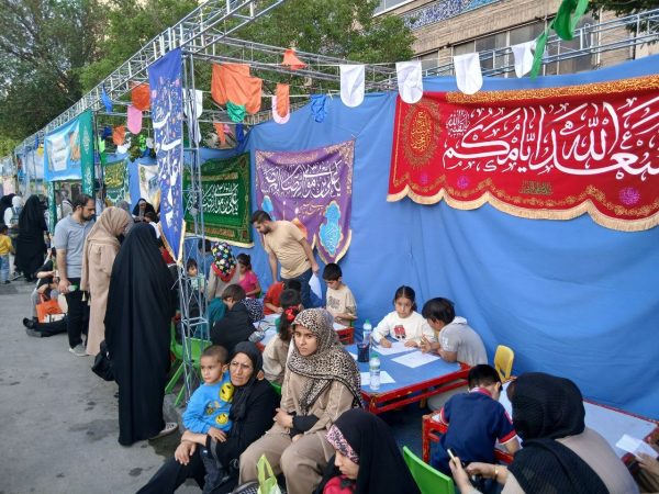 خیابان امام رضا (ع) در شب میلاد ثامن الائمه صحنه عشق و شور رضوی خیابان امام رضا (ع) در شب میلاد ثامن الائمه صحنه عشق و شور رضوی