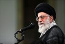 رهبر معظم انقلاب: انقلاب ایران دنیای غرب را غافلگیر کرد/ دشمن هیچ غلطی نمی تواند بکند