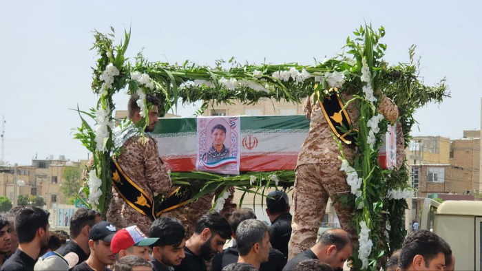 پیکر مطهر شهید مهدی قهرمانی بر دوش مردم شهرستان رباط کریم تشییع شد + تصاویر پیکر مطهر شهید مهدی قهرمانی بر دوش مردم شهرستان رباط کریم تشییع شد + تصاویر