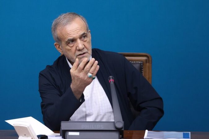 پزشکیان: با وحدت ملی از هر بحرانی عبور میکنیم پزشکیان: با وحدت ملی از هر بحرانی عبور میکنیم