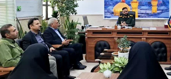قدردانی مدیران شهری پرند از فرمانده و رزمندگان سپاه حیدر کرار (ع) + عکس قدردانی مدیران شهری پرند از فرمانده و رزمندگان سپاه حیدر کرار (ع) + عکس