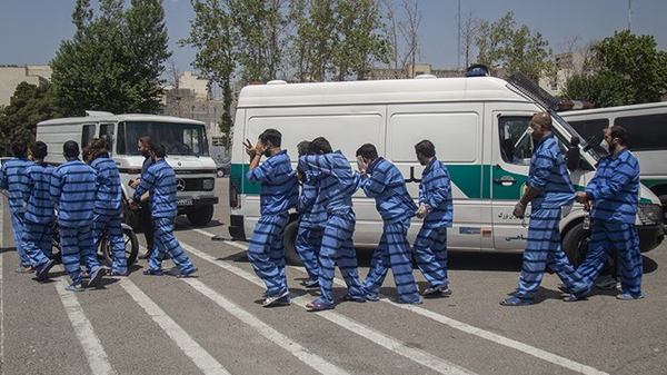 38 سارق در رباطکریم به دام پلیس افتادند ۳۸ سارق در رباطکریم به دام پلیس افتادند