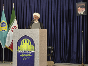 امام جمعه پرند؛ ایران با فشار و تحریم های جدید آمریکا پای میز مذاکره ذلت بار نخواهد رفت