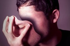 چطور با رفیقی که عقیده مخالف دارد حرف بزنیم و قطع رابطه نکنیم؟