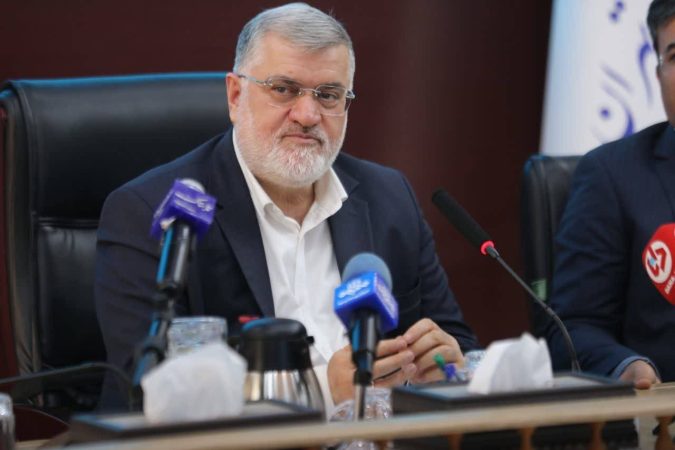 استاندار تهران از شتاب‌گیری احداث نیروگاه‌های خورشیدی در پایتخت خبر داد/ از پشت‌بام مدارس تا مگاپروژه‌ها