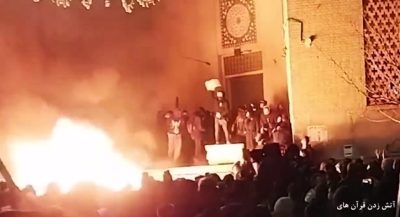 لحظه آتش زدن مصلای نماز جمعه شهر پرند توسط اغتشاشاگران از نگاه دوربین‌ها + فیلم