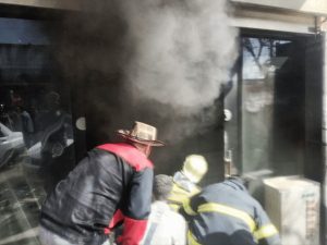 حریق یک باب تجاری در نصیرشهر مهار شد + عکس