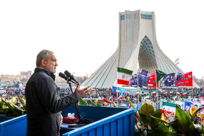 پزشکیان:دنیا ببیند که ایرانیان برای دفاع ازکشورشان به صحنه آمده‌اند/ ایران سرخم نخواهد کرد