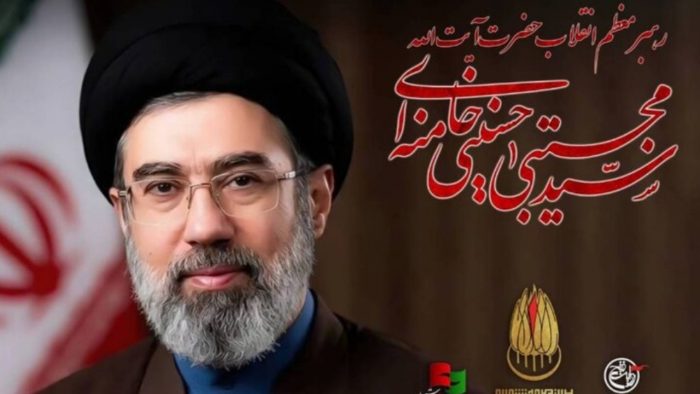 رهبر معظم انقلاب: تاکید بر نقش و حضور مردم/حضور در صحنه باید حفظ شود