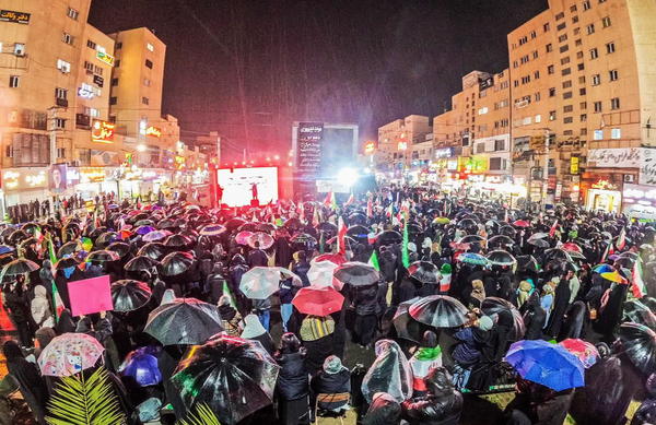 سیل بارانی اجتماعات و راهپیمایی‌ های کیلومتری مردم پرند ، فتنه‌ها را با خود می‌برد + فیلم و تصاویر