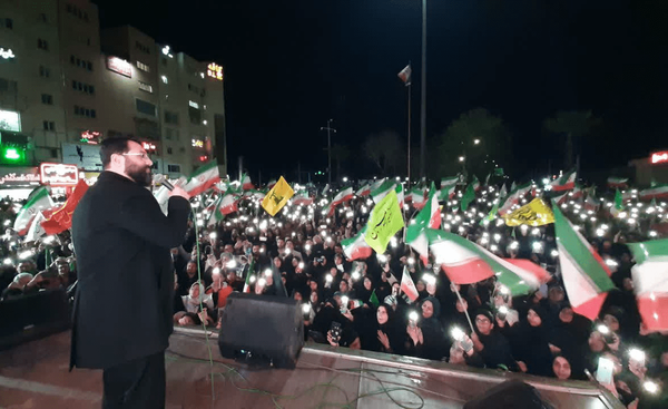 مردم پرند یکصدا فریاد زدند، اینجا ایرانه میهن پاکانه، جهنم وطن فروشانه تو غلط میکنی + فیلم و تصاویر