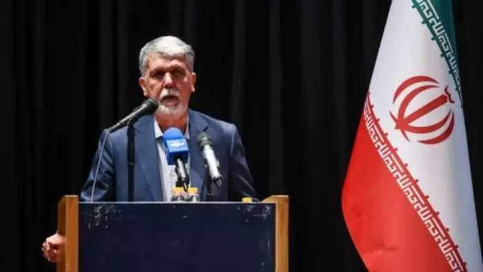 وزیر فرهنگ: سرزمین اهورایی و امام حسینی، تسلیم شدنی نیست
