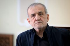پزشکیان: شهید سرلشکر خادمی پاسدار دلاور و فرزند فداکار ایران بود