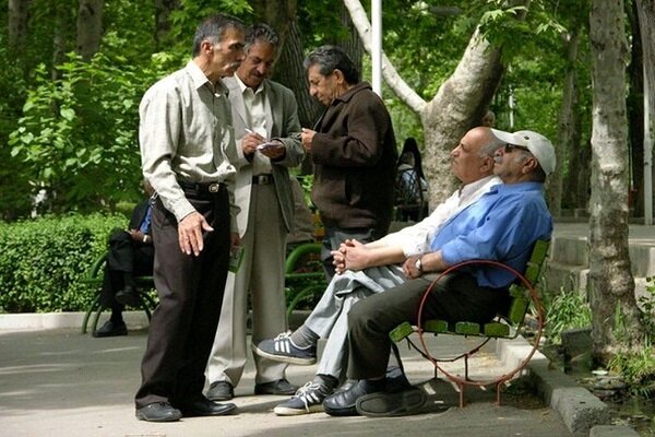 حقوق فروردین بازنشستگان و مستمری‌بگیران واریز شد