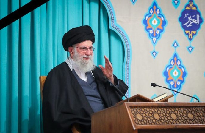 مجموعه هفت جلدی از زندگینامه رهبر شهید انقلاب منتشر می‌شود