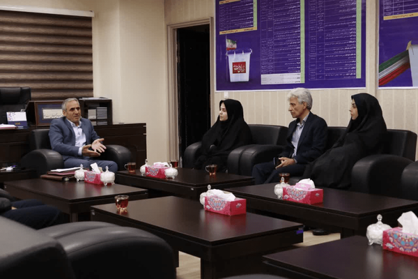 فرماندار رباط‌ کریم: رسیدگی به خانواده شهدا اولویت جدی دستگاه‌هاست