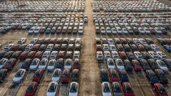 کاهش التهاب قیمتی در بازار خودرو؛ واردات ادامه دارد