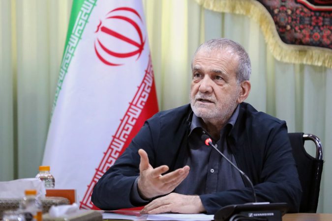 پزشکیان: باید برای مردمی که از کشور، نظام و رهبری حمایت کرده‌‎اند کاری کارستان انجام دهیم