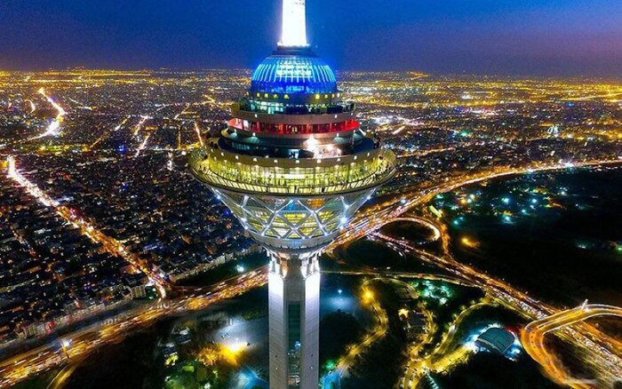 تخفیف ۵۰ درصدی بازدید از برج میلاد