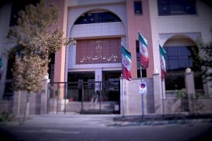 دیوان عدالت: خودروسازان حق تغییر قراردادهای پیش‌فروش را ندارند