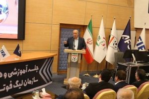 تاج: حضور تماشاگران پیام امنیت و آرامش ایران را به جهان می‌رساند