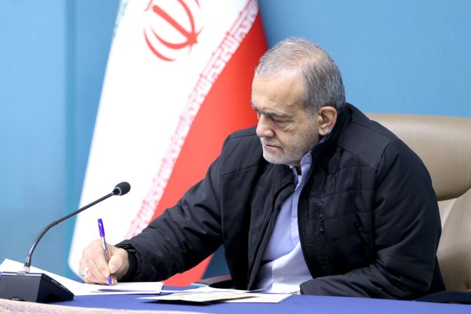 پیام تبریک رئیس جمهور در پی قهرمانی تیم ملی کشتی فرنگی ایران در رقابت‌های جهانی