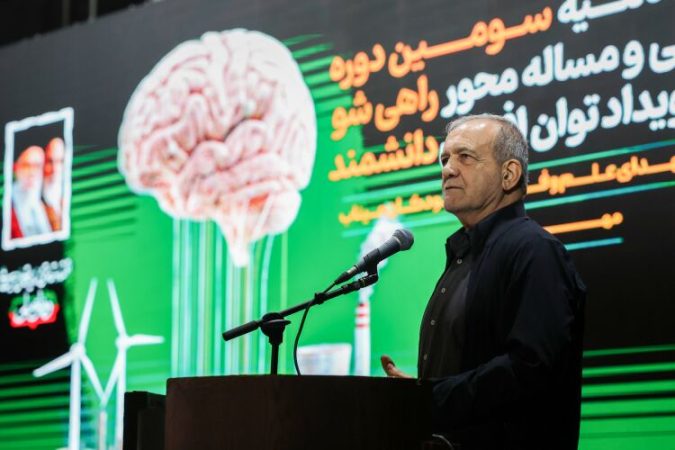 رئیس‌ جمهور: دشمنان به دنبال اختلاف‌افکنی و زمین‌گیر کردن ما هستند