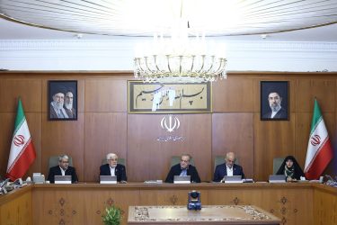رئیس‌ جمهور: دولت برای عبور از شرایط «نه جنگ، نه صلح» تلاش می‌کند