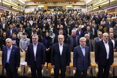 پزشکیان: اگر باور به خودمان داشته باشیم می‌توانیم از مشکلات عبور کنیم