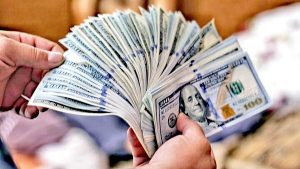 آغاز فروش ۱۰ هزار دلار در ۵ بانک منتخب برای مدیریت بازار ارز