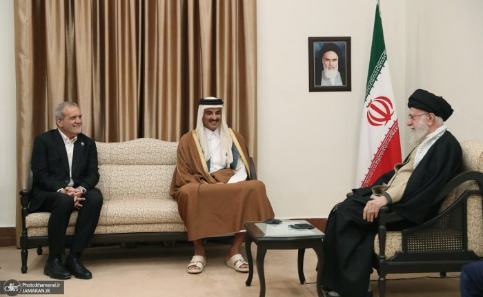 رهبر معظم انقلاب اسلامی: گسترش روابط با همسایگان، سیاست قطعی ایران اس رهبر معظم انقلاب اسلامی: گسترش روابط با همسایگان، سیاست قطعی ایران اس